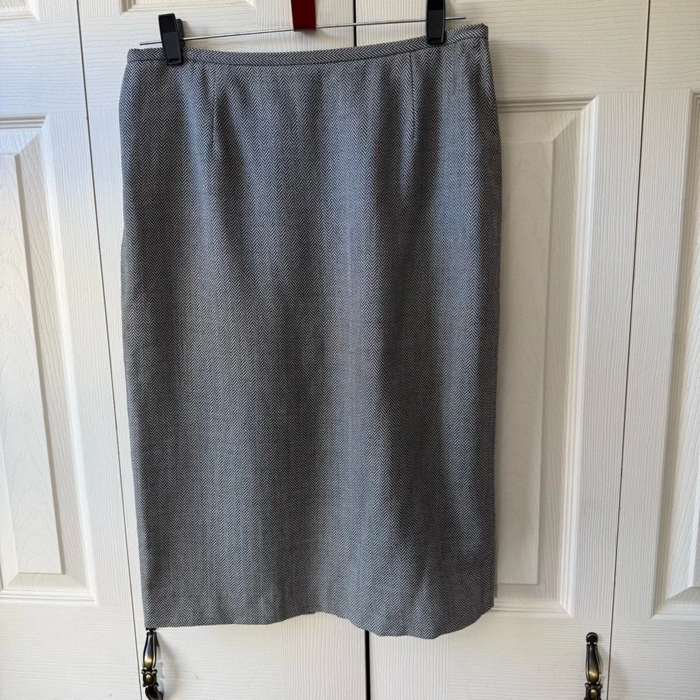 Lafayette 148 Herringbone Wool Blend Lined Pencil Skirt Women’s size 8